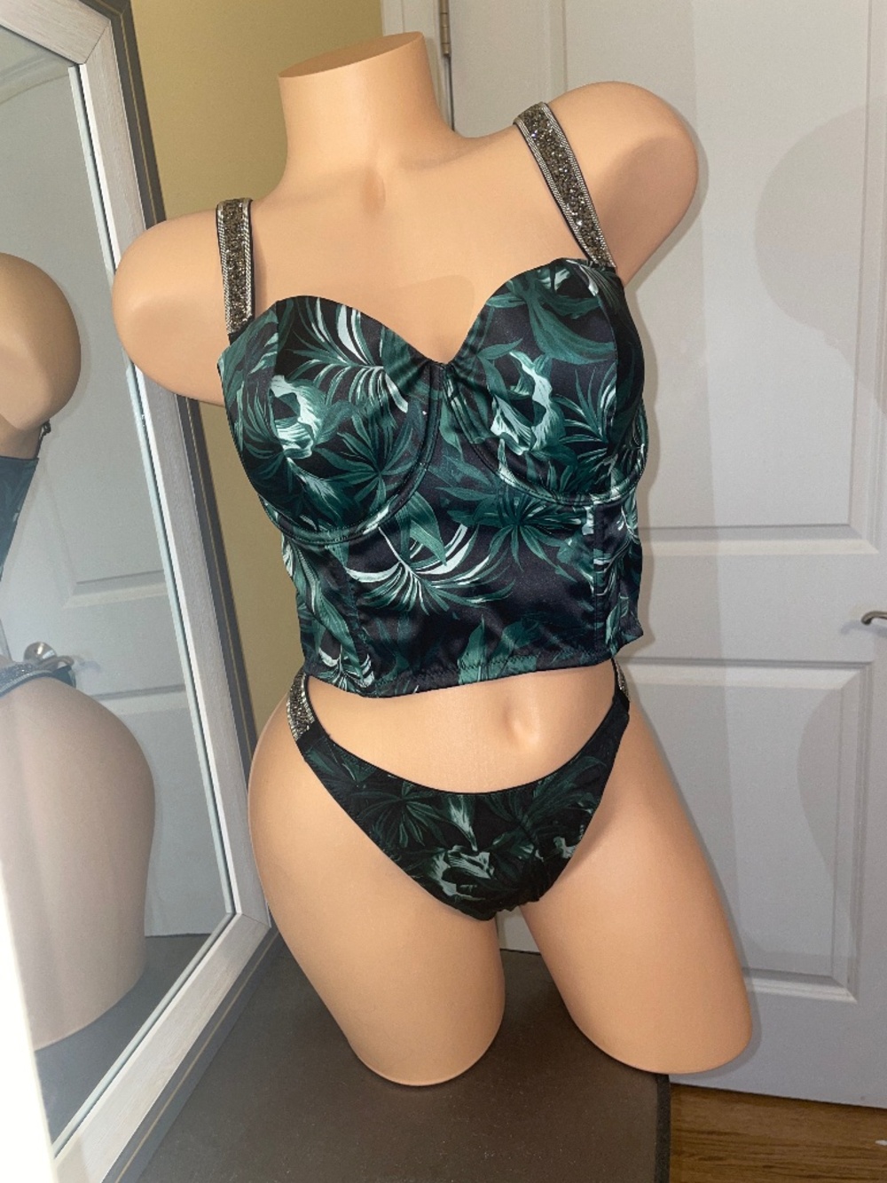 Victorias Secret Luxe Satin Crystal Strap Bustier & Brazilian-NEW-Palm Print